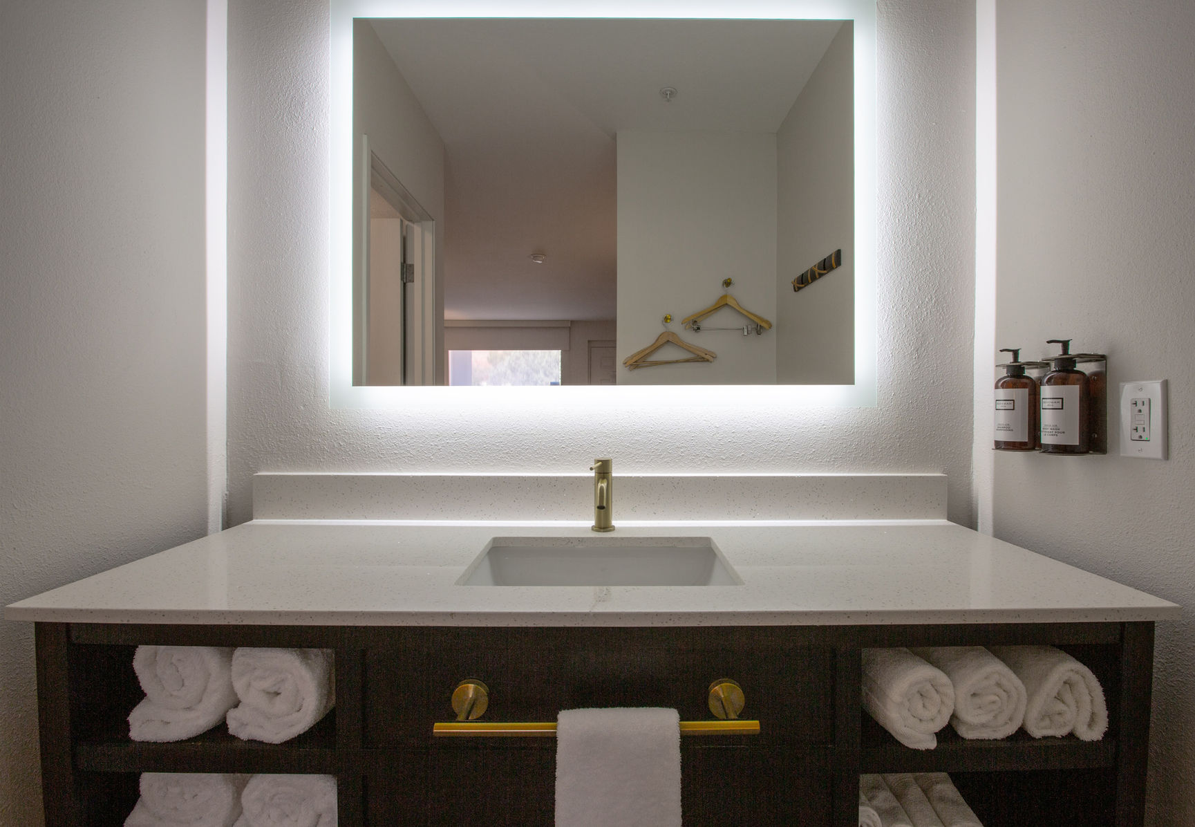 62d9a4_a80705bbfaf3441f85a4c44267bd45dc~mv2